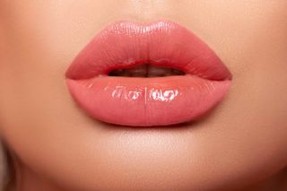 cosmetologist services