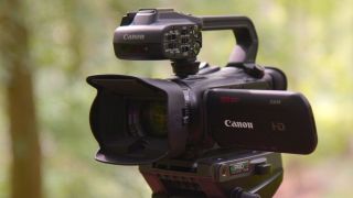 Камера Canon XA15