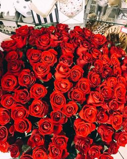 A million scarlet roses :)
