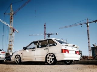 Automobile
