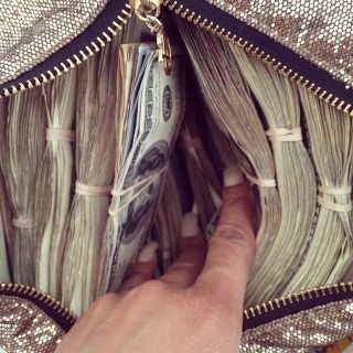 This is what a woman's wallet should be likeThis is what a woman's wallet should be like